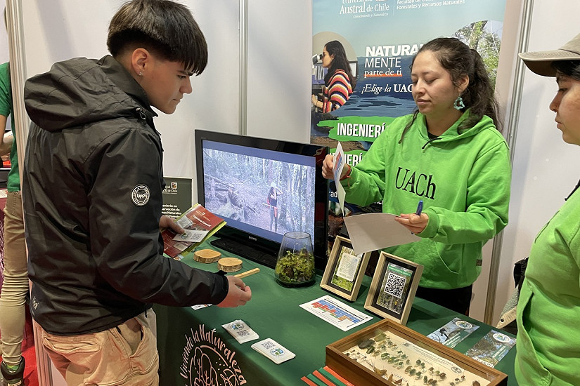 Exitoso Día de Puertas Abiertas permitió difundir la oferta académica de la Facultad de Ciencias Forestales y Recursos Naturales
